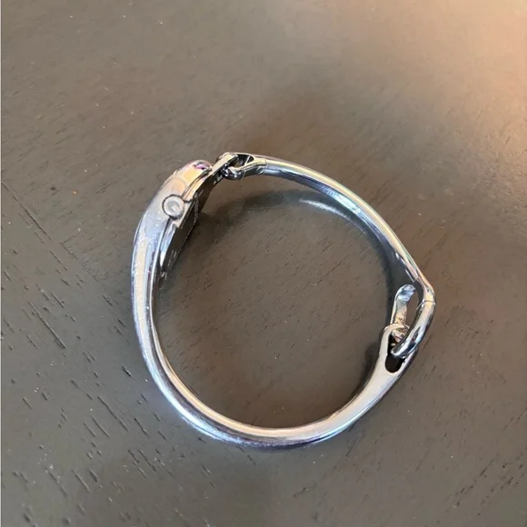 Gucci Stainless Steel bangle watch - Picture 8 of 9